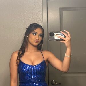 Meet your Posher, Mikaella